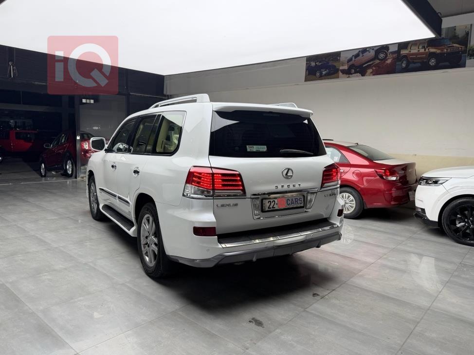 Lexus LX